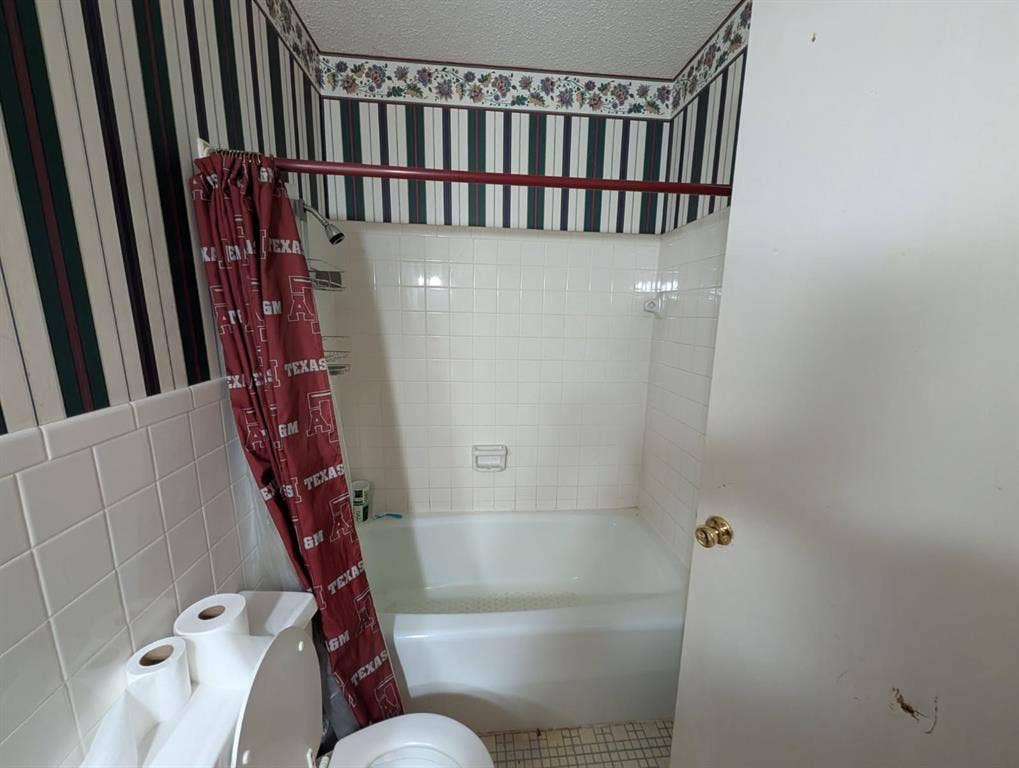 109 Auburn Street, Waxahachie, TX 75165 109 Auburn Street, Waxahachie, TX 75165