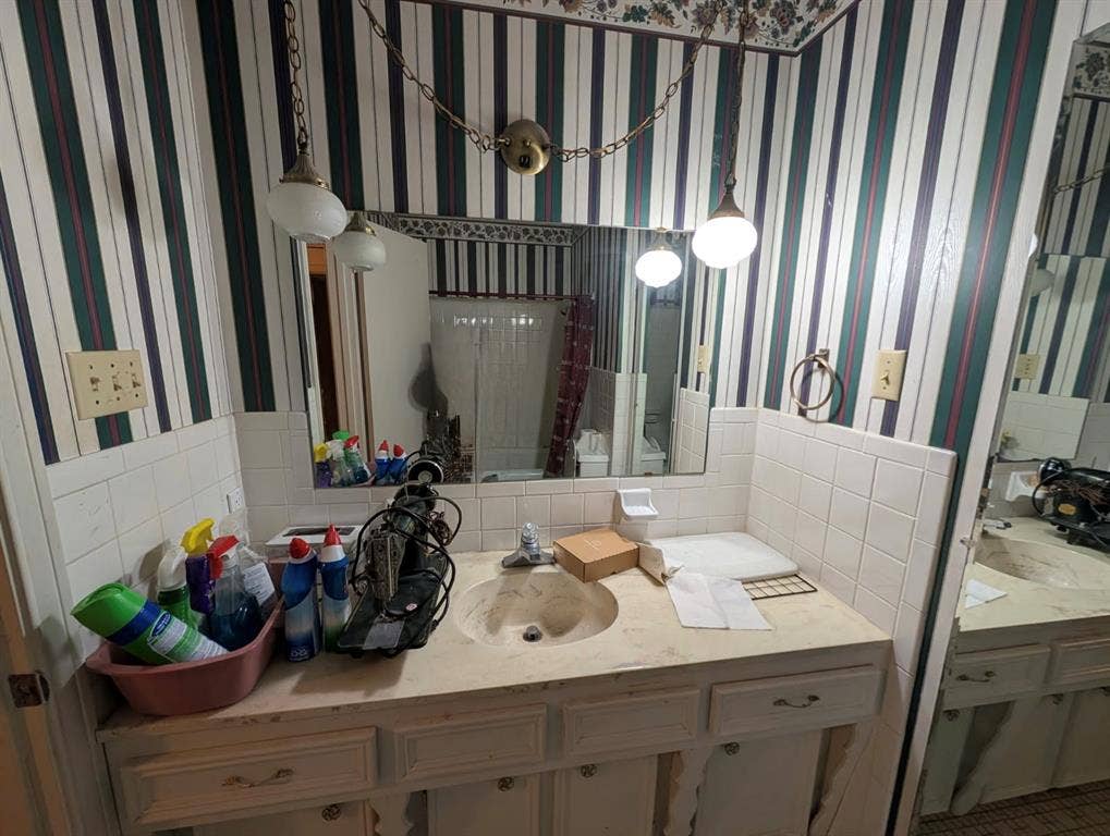 109 Auburn Street, Waxahachie, TX 75165 109 Auburn Street, Waxahachie, TX 75165