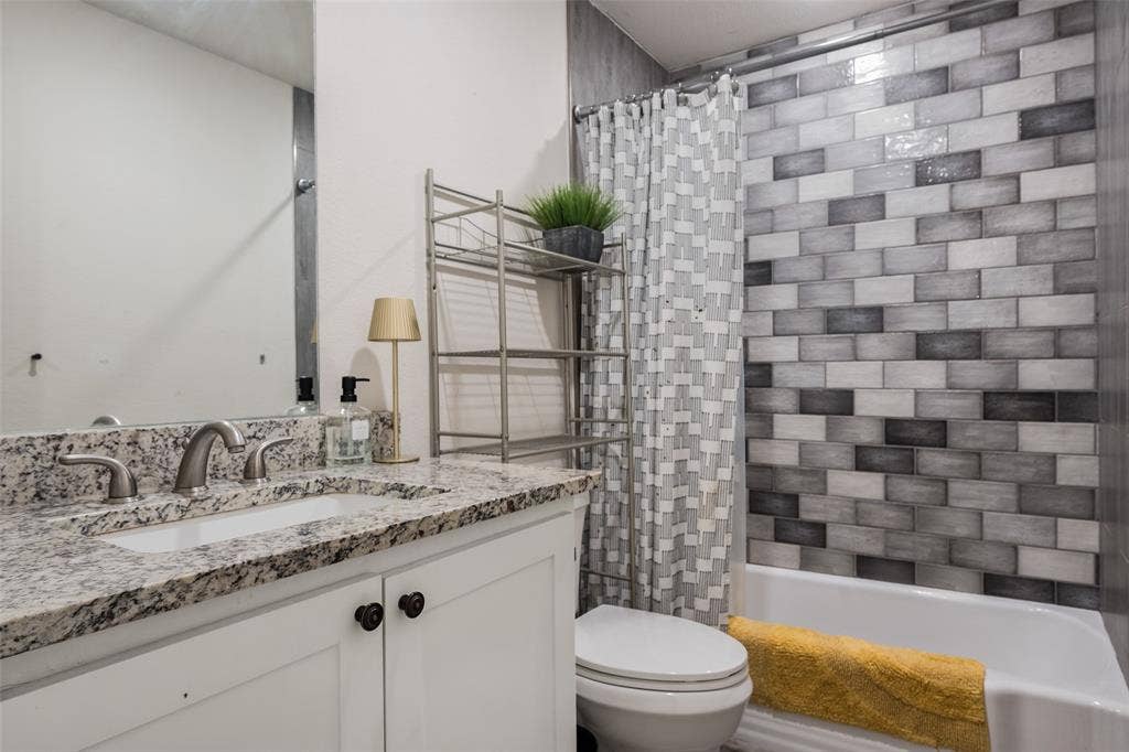 11736 Coral Hills Place, Dallas, TX 75229 11736 Coral Hills Place, Dallas, TX 75229
