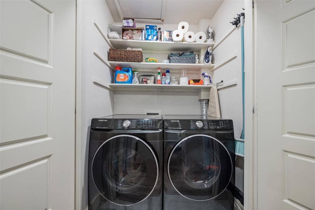 11736 Coral Hills Place, Dallas, TX 75229 Full size laundry room