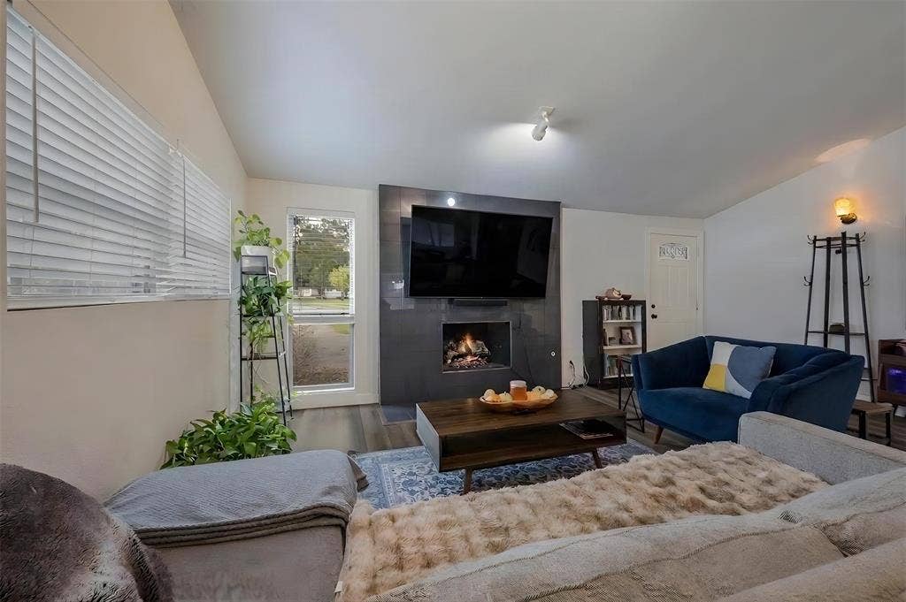 11736 Coral Hills Place, Dallas, TX 75229 11736 Coral Hills Place, Dallas, TX 75229