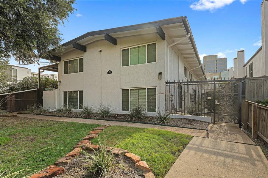 Property photo for 4136 cole Avenue, Dallas, TX