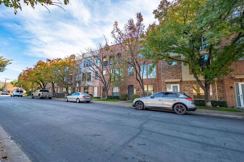 2706 Floyd Street, Dallas, TX 75204 2706 Floyd Street, Dallas, TX 75204