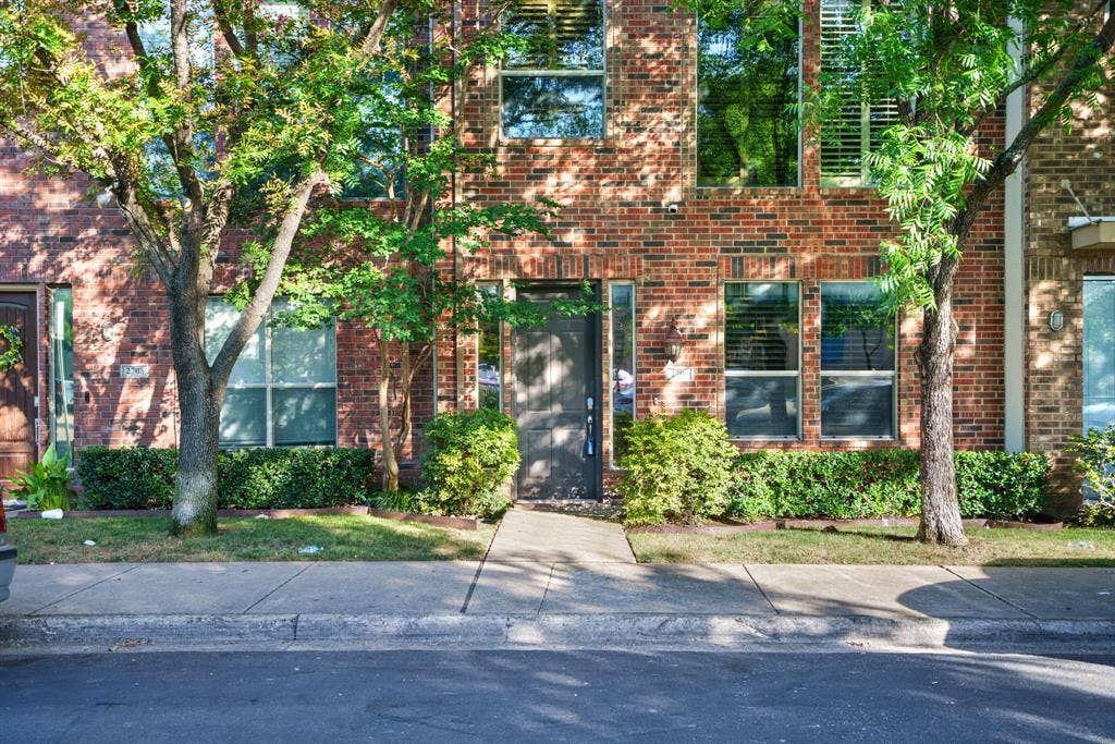 2706 Floyd Street, Dallas, TX 75204 2706 Floyd Street, Dallas, TX 75204