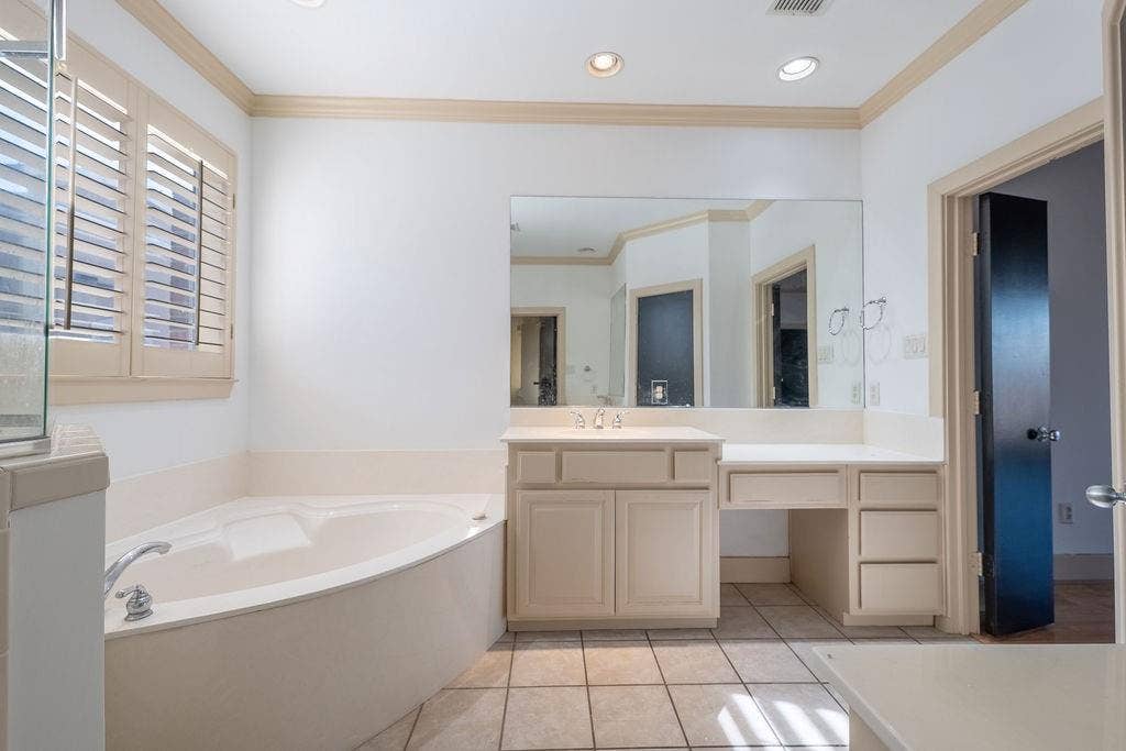 2706 Floyd Street, Dallas, TX 75204 2706 Floyd Street, Dallas, TX 75204