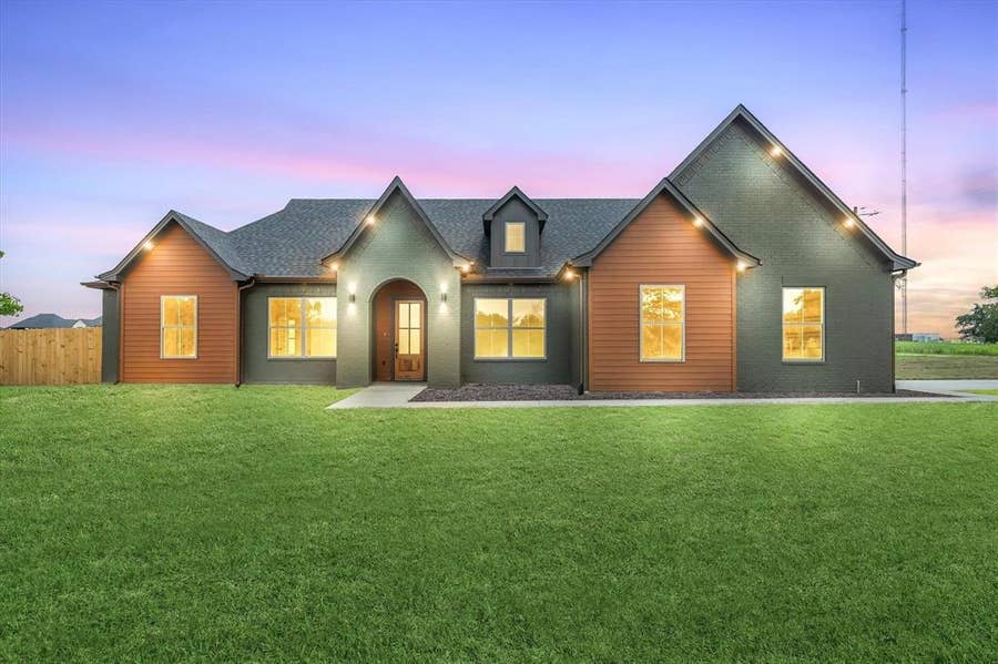 Property photo for 15558 CR 436, Lindale, TX
