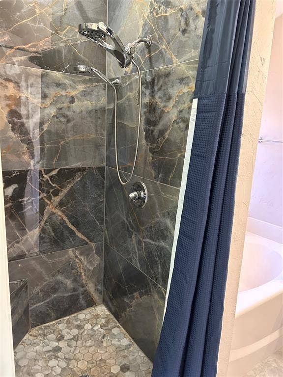 302 Harvard Drive, Princeton, TX 75407 Master shower