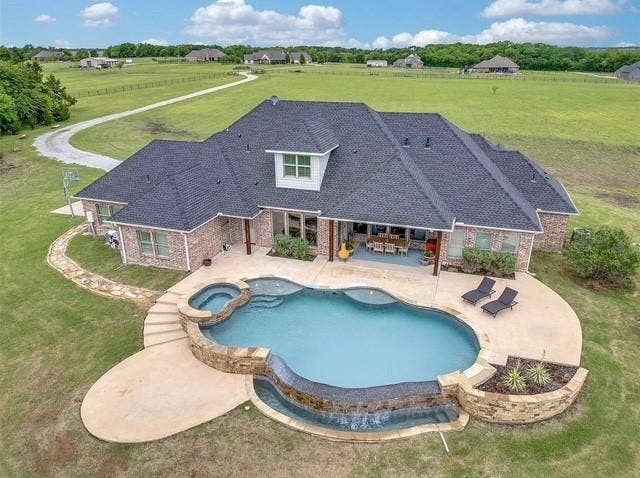 Property photo for 300 Judd Road, Van Alstyne, TX