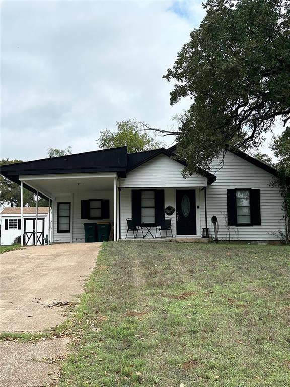 109 & 105 E Leon Street, Gatesville, TX 76528 109 & 105 E Leon Street, Gatesville, TX 76528