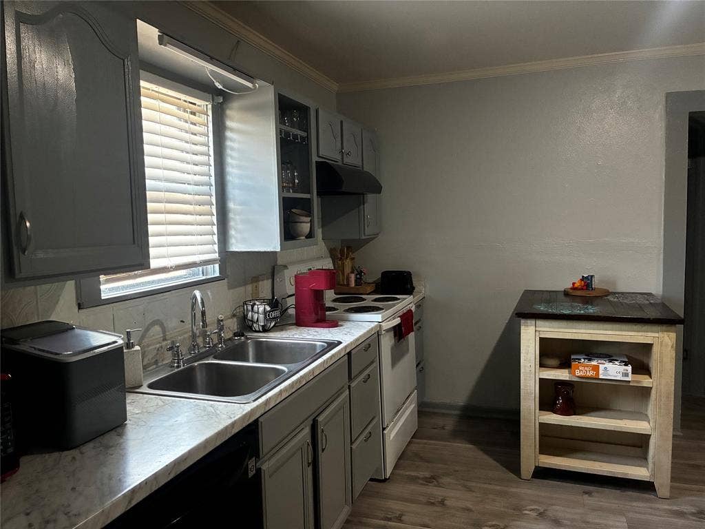 109 & 105 E Leon Street, Gatesville, TX 76528 109 & 105 E Leon Street, Gatesville, TX 76528