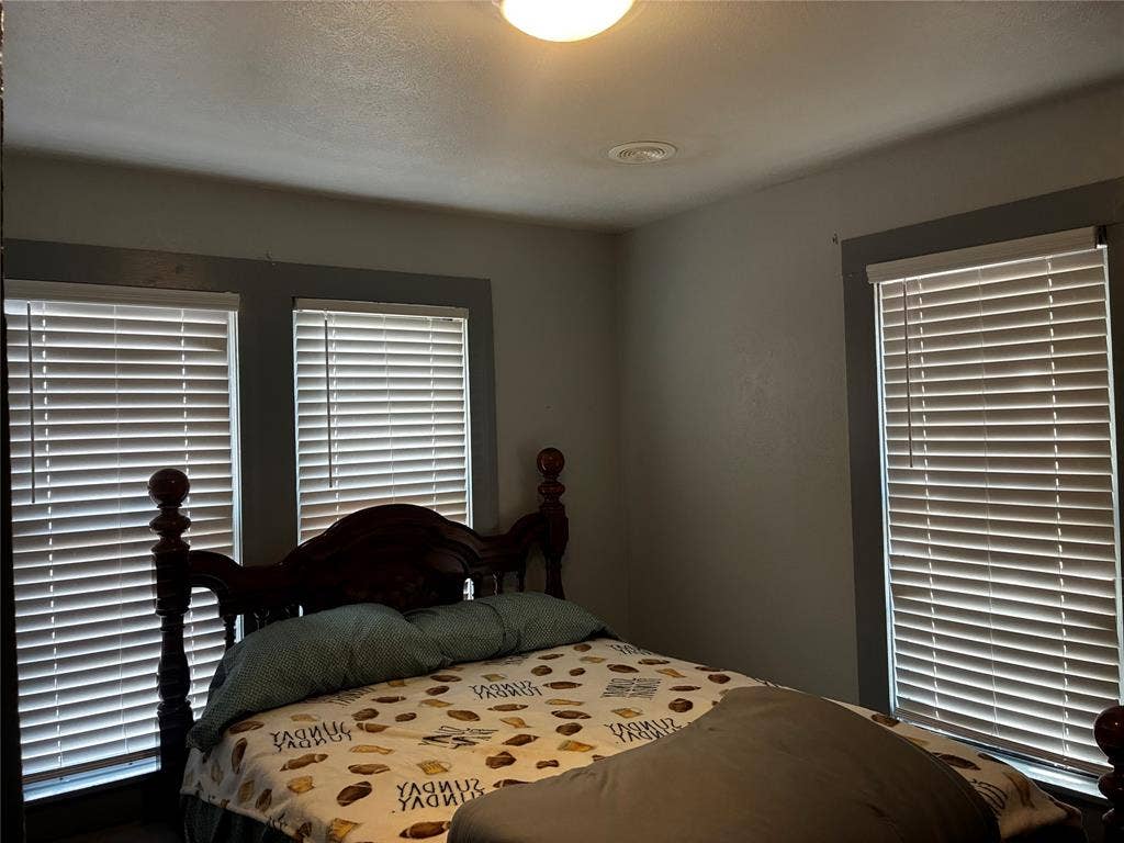 109 & 105 E Leon Street, Gatesville, TX 76528 109 & 105 E Leon Street, Gatesville, TX 76528