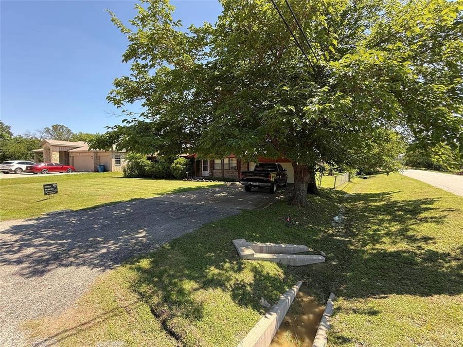 Property photo for 300 Linda Street, Roanoke, TX