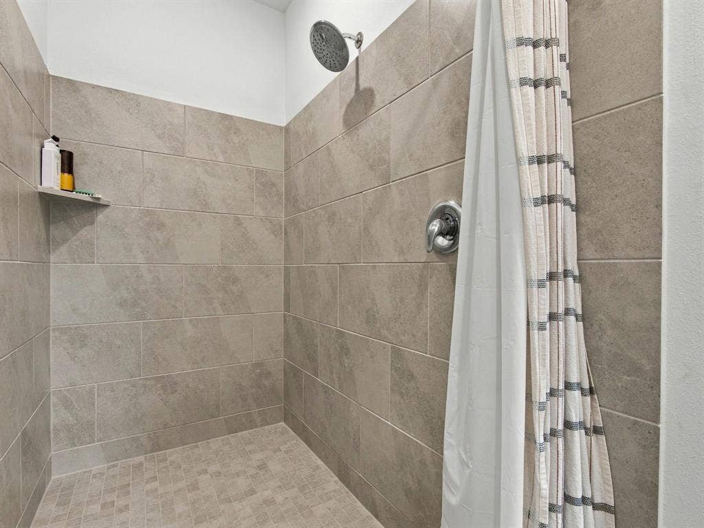 1818 Holden Drive, Cedar Hill, TX 75104 1818 Holden Drive, Cedar Hill, TX 75104