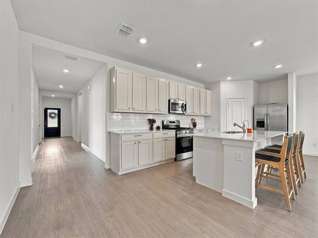 1818 Holden Drive, Cedar Hill, TX 75104 1818 Holden Drive, Cedar Hill, TX 75104