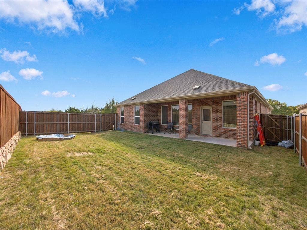 1818 Holden Drive, Cedar Hill, TX 75104 1818 Holden Drive, Cedar Hill, TX 75104