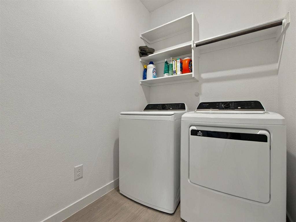 1818 Holden Drive, Cedar Hill, TX 75104 1818 Holden Drive, Cedar Hill, TX 75104