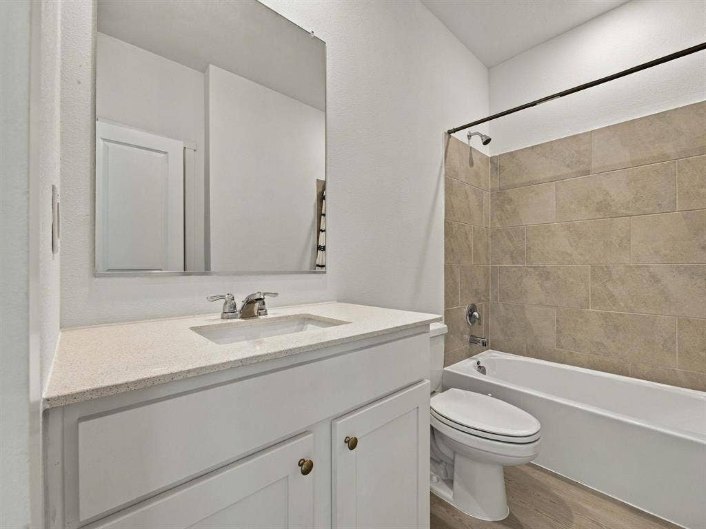 1818 Holden Drive, Cedar Hill, TX 75104 1818 Holden Drive, Cedar Hill, TX 75104