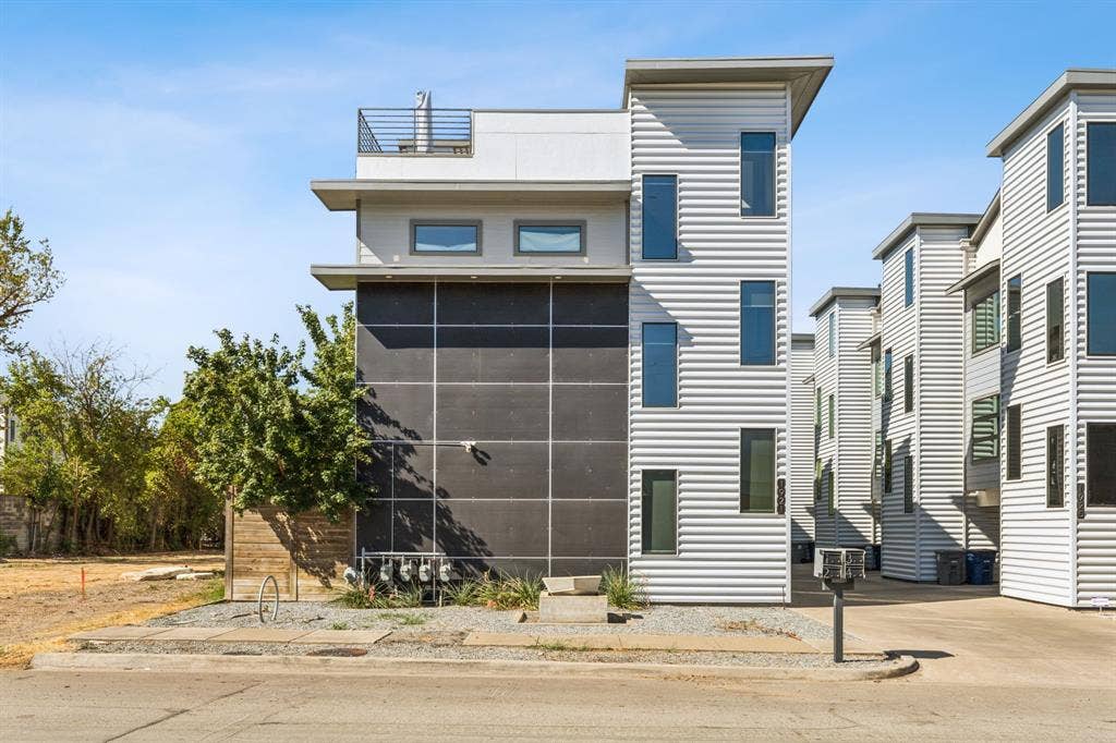 1921 California Drive, #2, Dallas, TX 75204 1921 California Drive, #2, Dallas, TX 75204