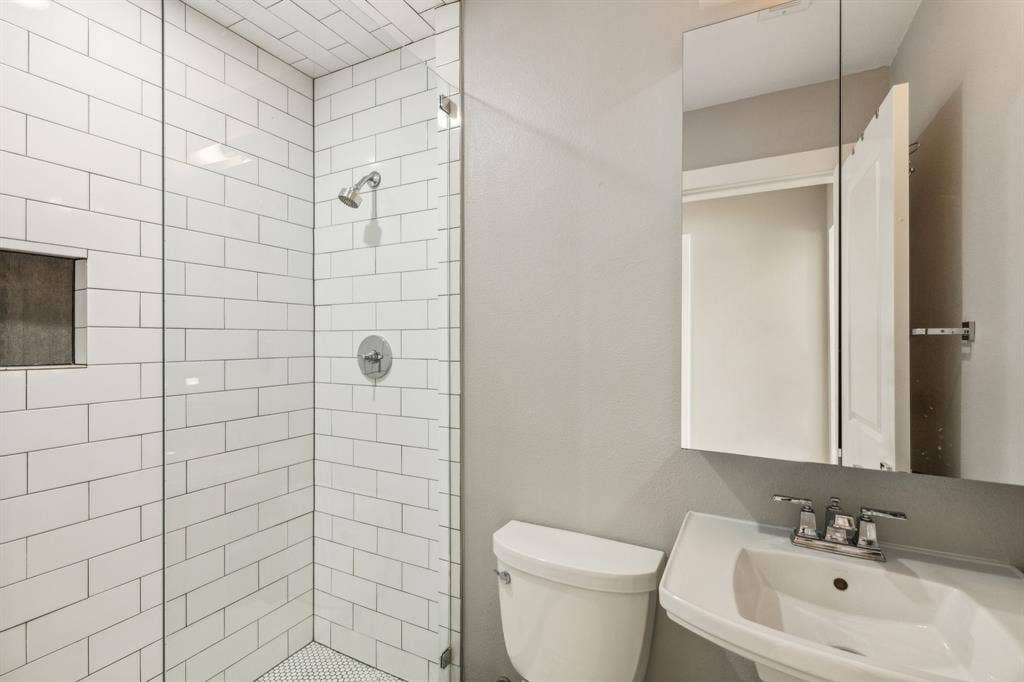 1921 California Drive, #2, Dallas, TX 75204 1921 California Drive, #2, Dallas, TX 75204