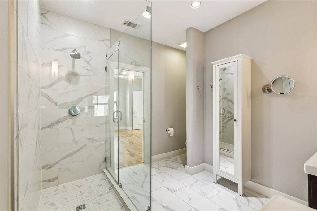 1921 California Drive, #2, Dallas, TX 75204 1921 California Drive, #2, Dallas, TX 75204