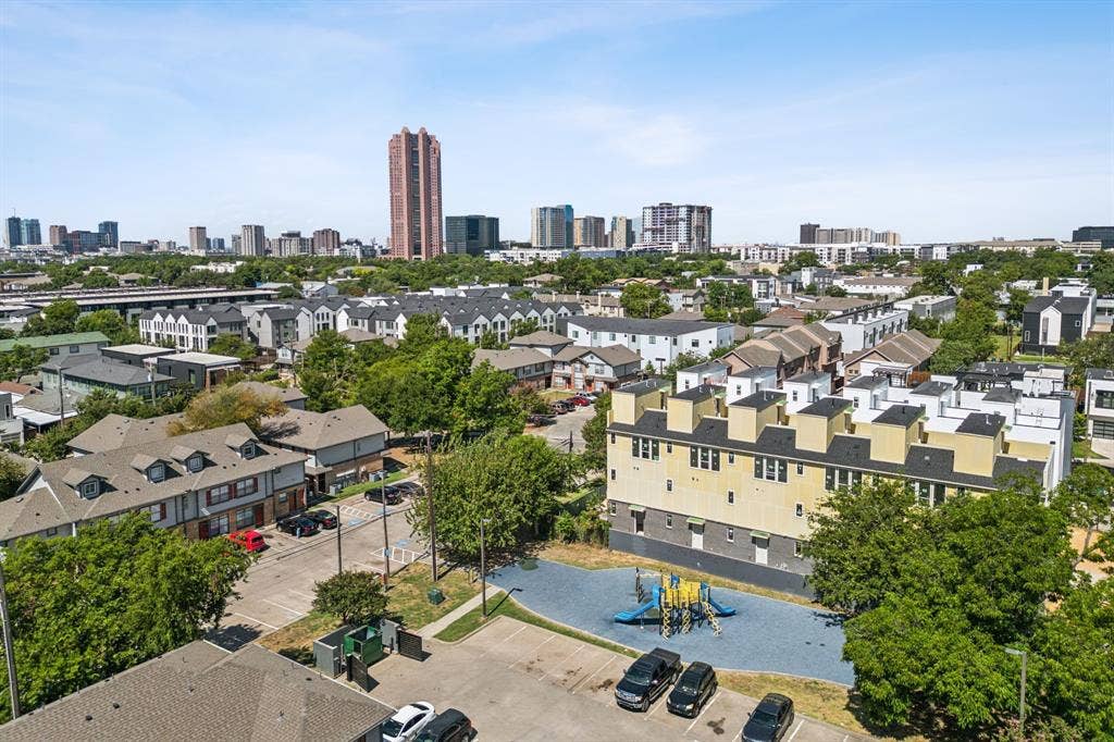 1921 California Drive, #2, Dallas, TX 75204 1921 California Drive, #2, Dallas, TX 75204