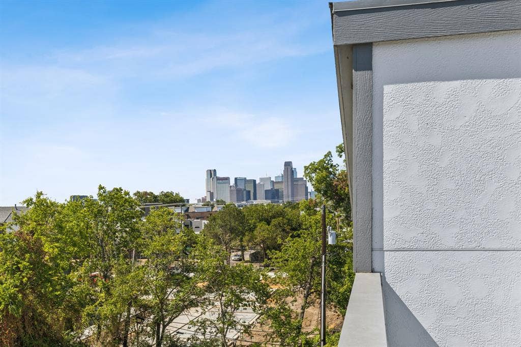 1921 California Drive, #2, Dallas, TX 75204 1921 California Drive, #2, Dallas, TX 75204