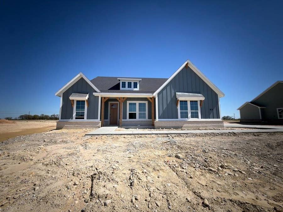 Property photo for 160 Meadow Bend Drive, New Fairview, TX