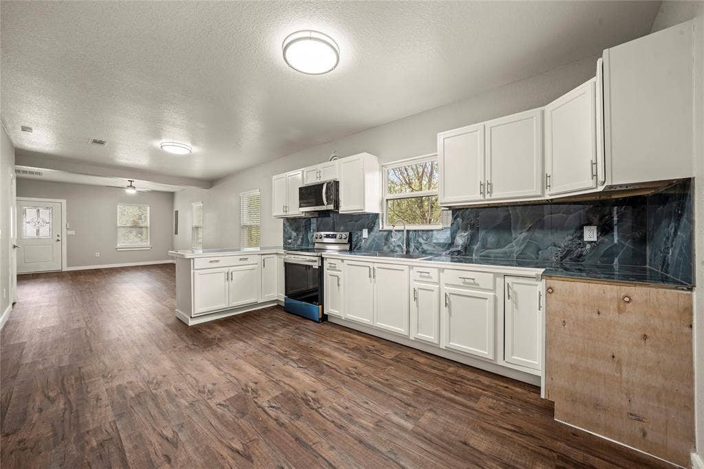 703 Gift Street, Marlin, TX 76661 703 Gift Street, Marlin, TX 76661