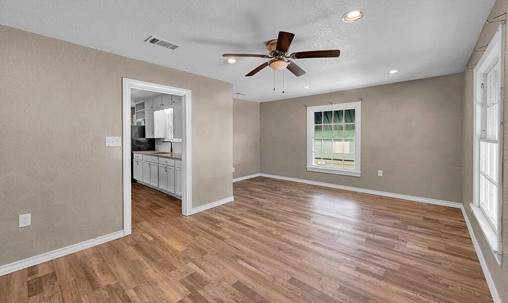 1206 Ashleman Street, Bellmead, TX 76705 1206 Ashleman Street, Bellmead, TX 76705