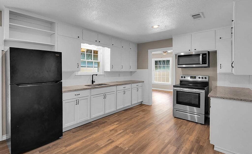 1206 Ashleman Street, Bellmead, TX 76705 1206 Ashleman Street, Bellmead, TX 76705