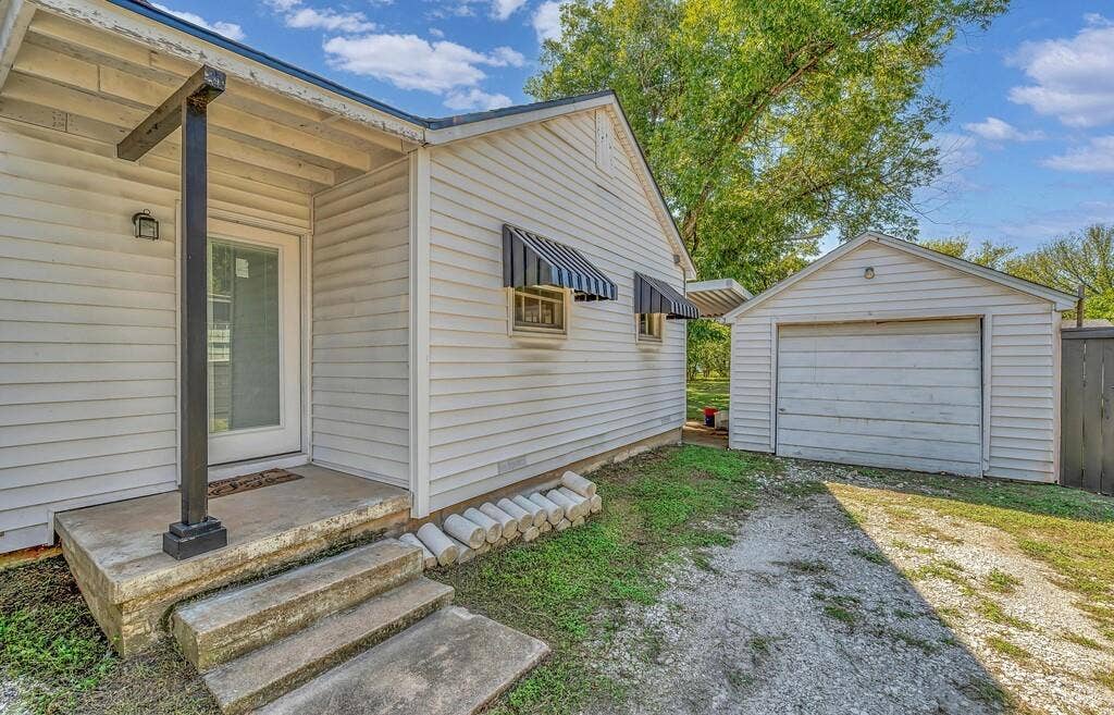 1206 Ashleman Street, Bellmead, TX 76705 1206 Ashleman Street, Bellmead, TX 76705