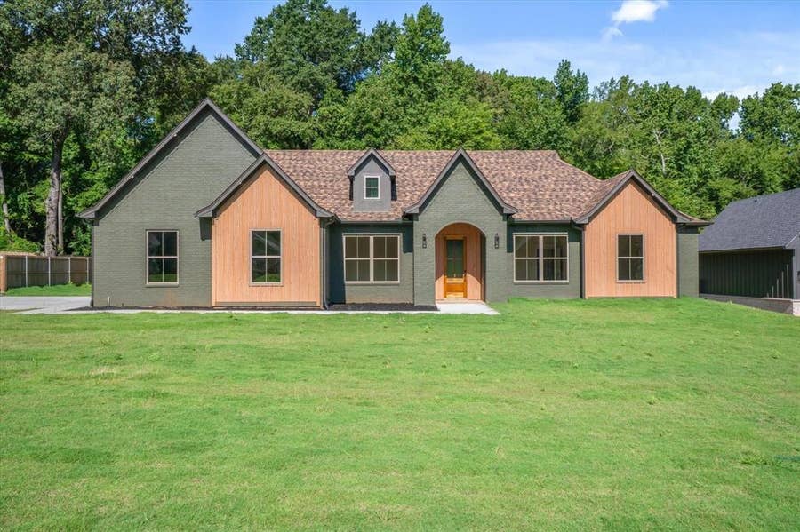 Property photo for 14606 FALLOW, Lindale, TX
