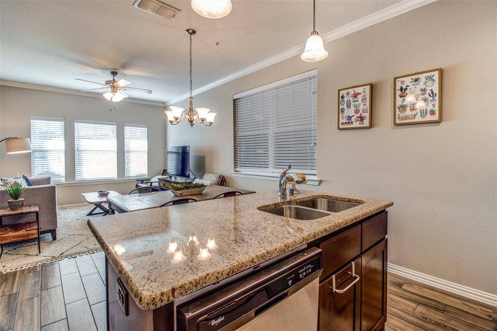 310 N Chestnut Street, #4, McKinney, TX 75069 310 N Chestnut Street, #4, McKinney, TX 75069