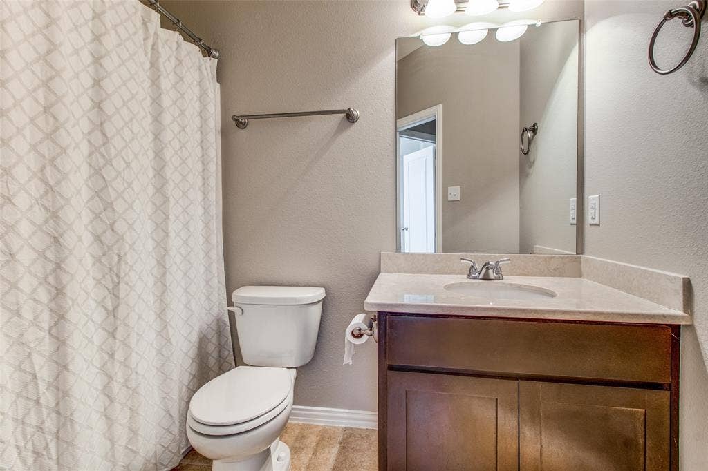 310 N Chestnut Street, #4, McKinney, TX 75069 310 N Chestnut Street, #4, McKinney, TX 75069