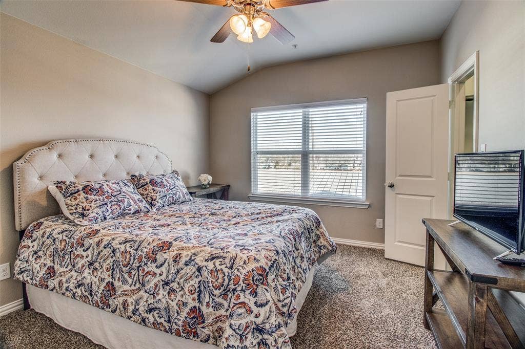 310 N Chestnut Street, #4, McKinney, TX 75069 310 N Chestnut Street, #4, McKinney, TX 75069