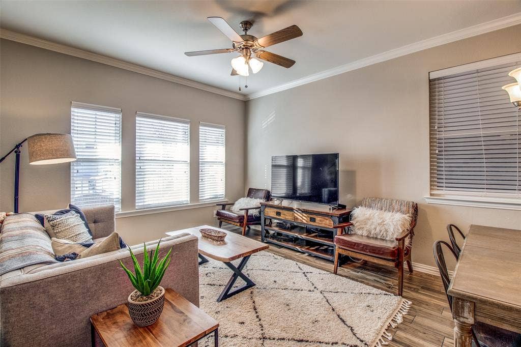 310 N Chestnut Street, #4, McKinney, TX 75069 310 N Chestnut Street, #4, McKinney, TX 75069