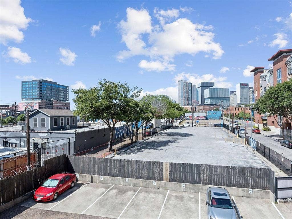 215 N Walton Street, #2, Dallas, TX 75226 215 N Walton Street, #2, Dallas, TX 75226