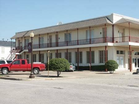 Property photo for 212 W Knox Street, Ennis, TX