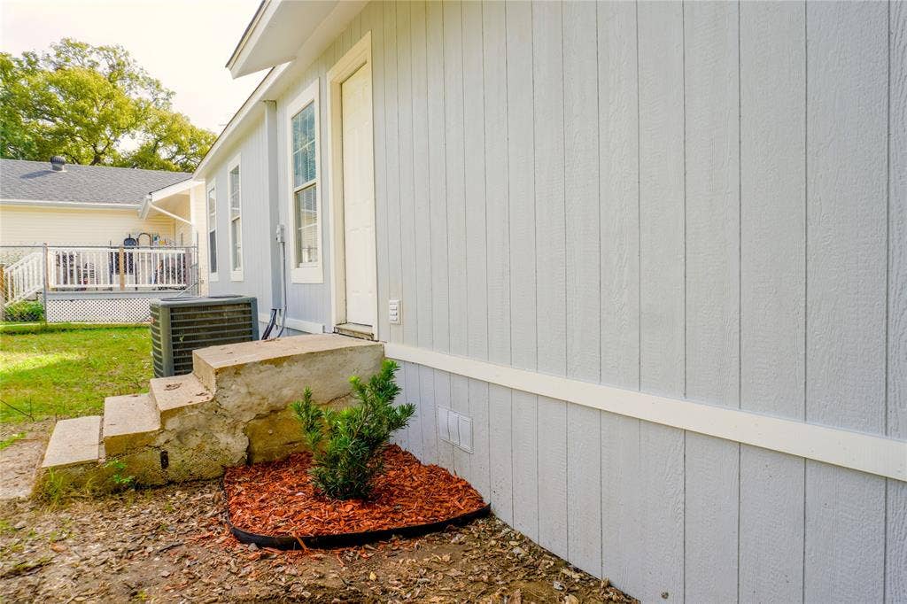 3229 Hardeman Street, Fort Worth, TX 76119 3229 Hardeman Street, Fort Worth, TX 76119