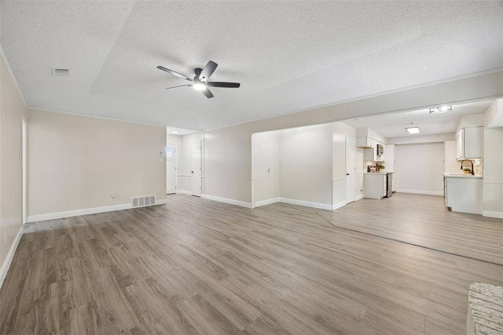 5608 Newman Drive, North Richland Hills, TX 76180 5608 Newman Drive, North Richland Hills, TX 76180