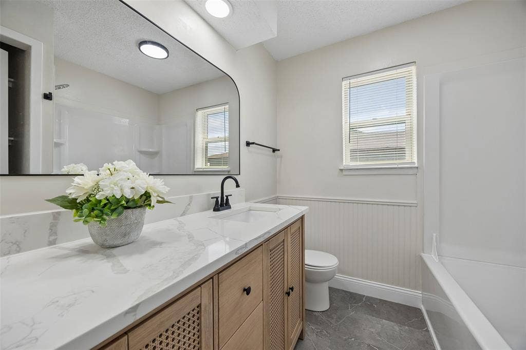 5608 Newman Drive, North Richland Hills, TX 76180 5608 Newman Drive, North Richland Hills, TX 76180