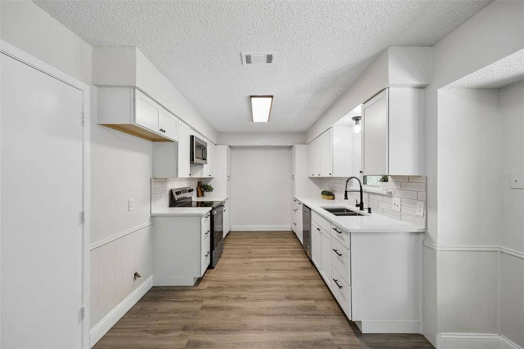 5608 Newman Drive, North Richland Hills, TX 76180 5608 Newman Drive, North Richland Hills, TX 76180