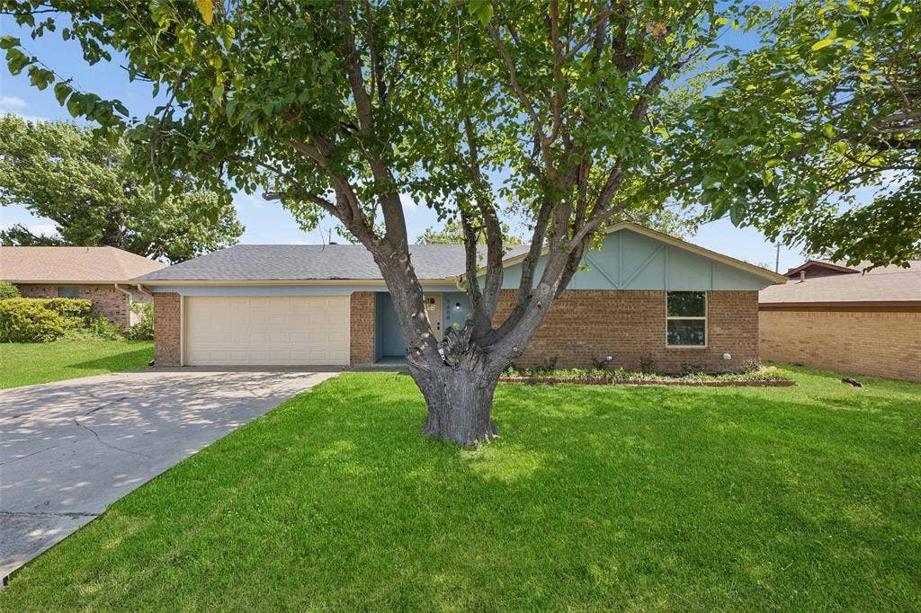 5608 Newman Drive, North Richland Hills, TX 76180 5608 Newman Drive, North Richland Hills, TX 76180