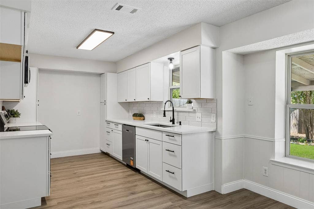 5608 Newman Drive, North Richland Hills, TX 76180 5608 Newman Drive, North Richland Hills, TX 76180
