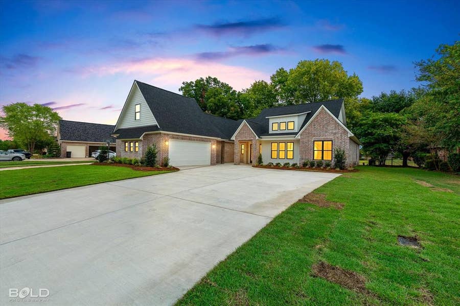 Property photo for 329 Autumn Ridge Drive, Bossier City, LA
