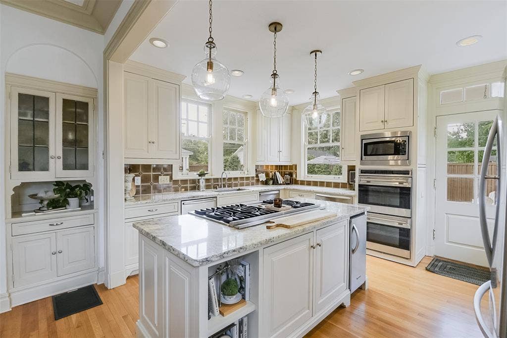 201 Overhill Drive, Waxahachie, TX 75165 201 Overhill Drive, Waxahachie, TX 75165