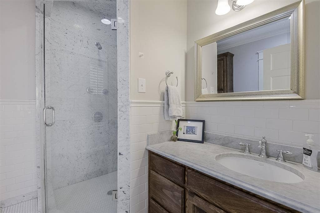 201 Overhill Drive, Waxahachie, TX 75165 201 Overhill Drive, Waxahachie, TX 75165