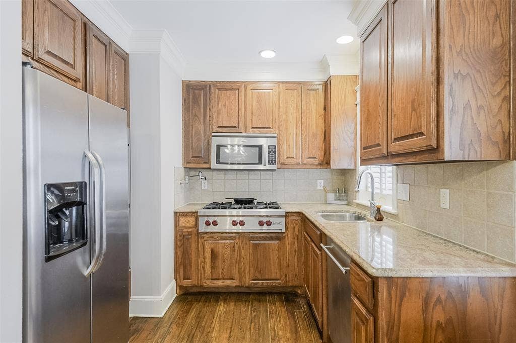 201 Overhill Drive, Waxahachie, TX 75165 201 Overhill Drive, Waxahachie, TX 75165