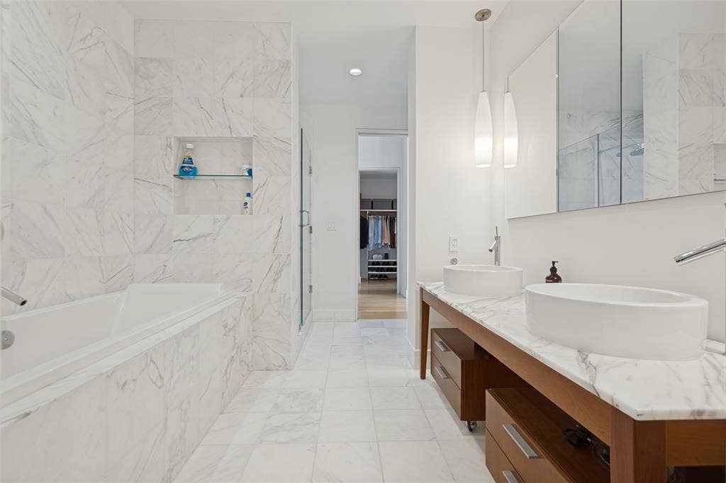 2200 Victory Avenue, #1705, Dallas, TX 75219 2200 Victory Avenue, #1705, Dallas, TX 75219