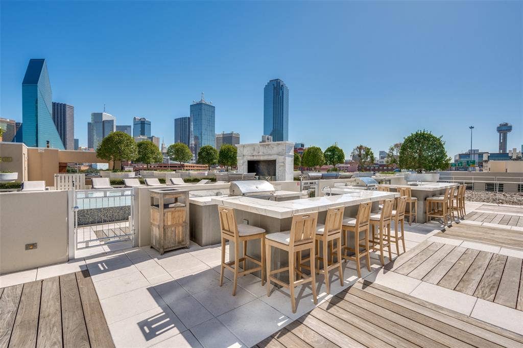 2200 Victory Avenue, #1705, Dallas, TX 75219 2200 Victory Avenue, #1705, Dallas, TX 75219